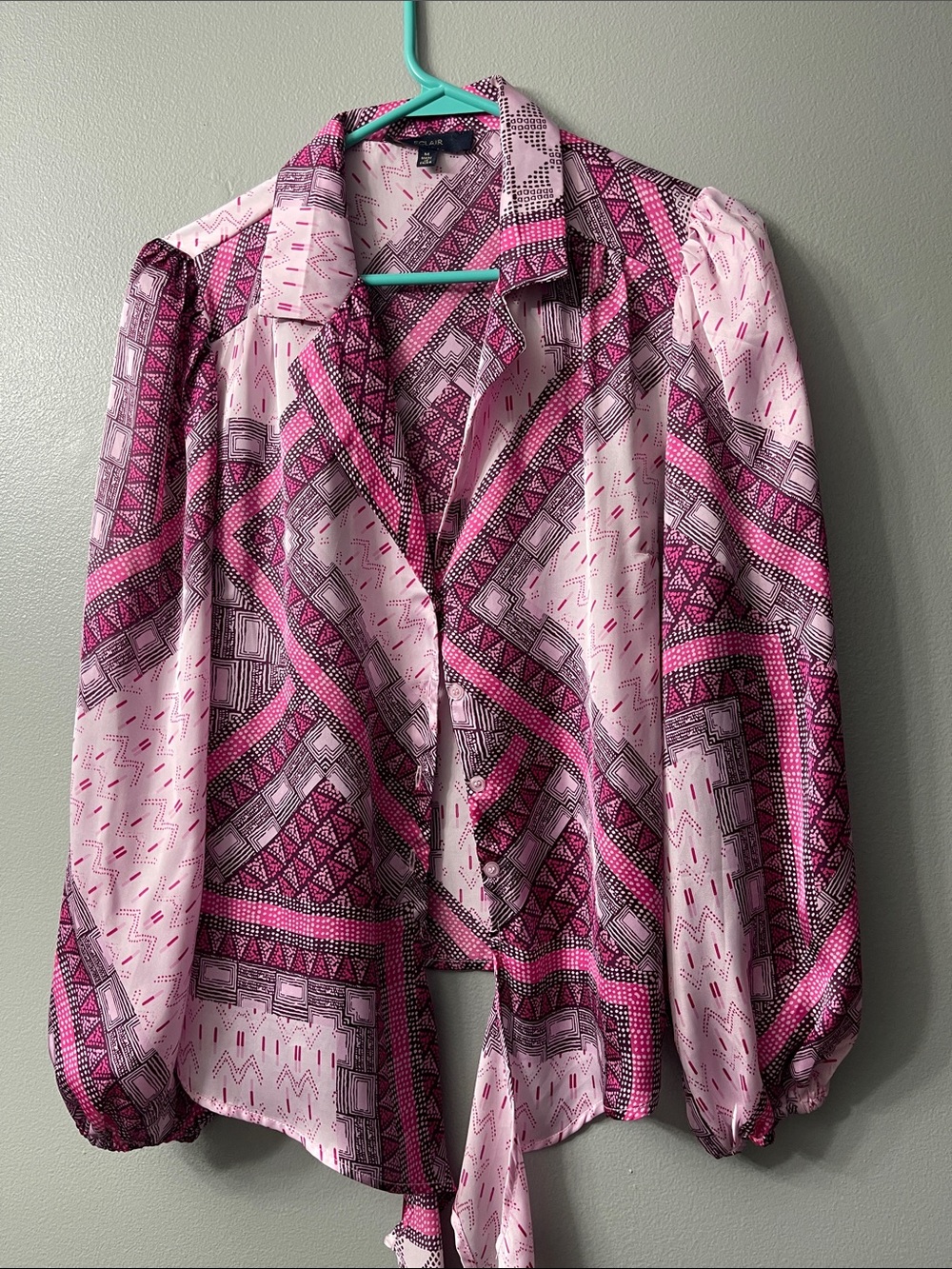 Eclair long-sleeve patterned blouse front buttons tied bottom medium
